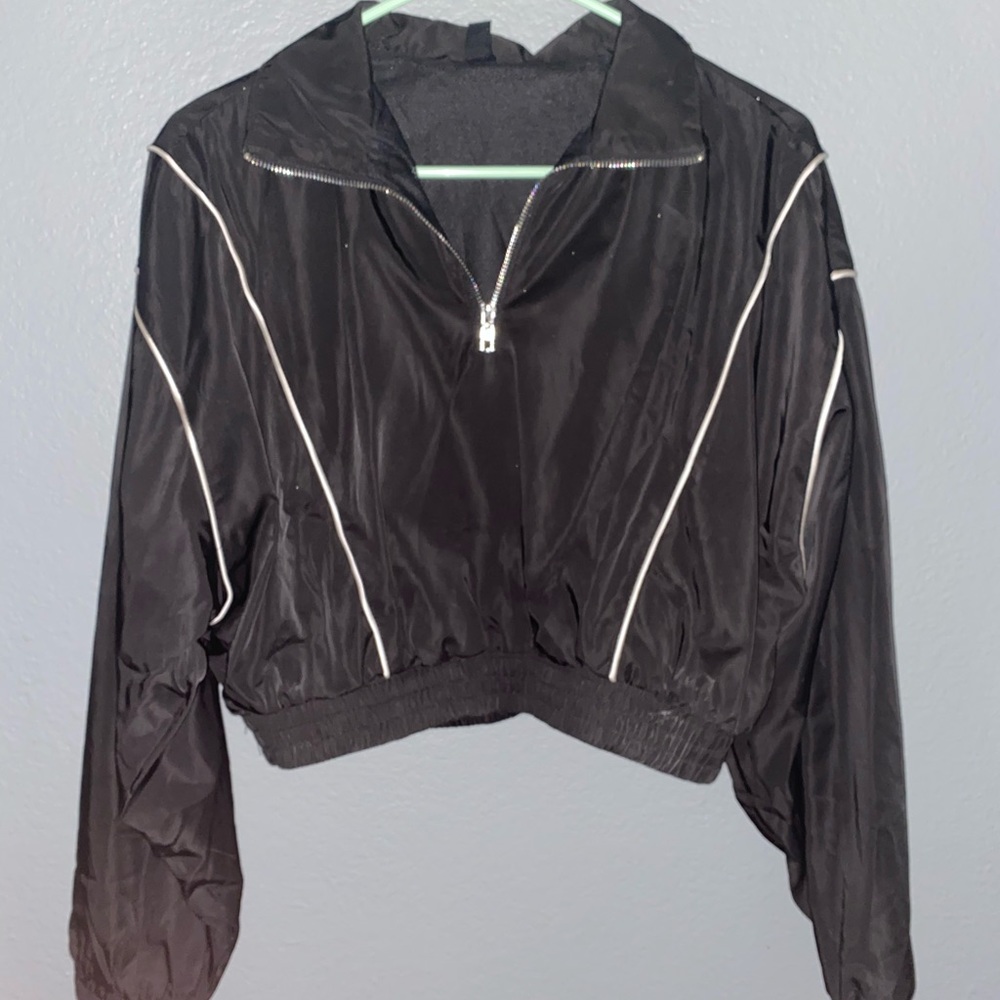 Cropped windbreaker jacket size Medium